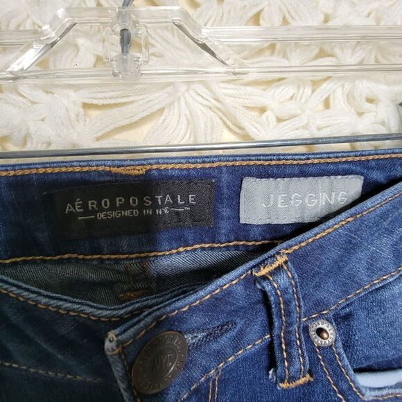 Aeropostale Distressed 5 Pocket Jeggings Blue Jeans 4 Short - Picture 4 of 10